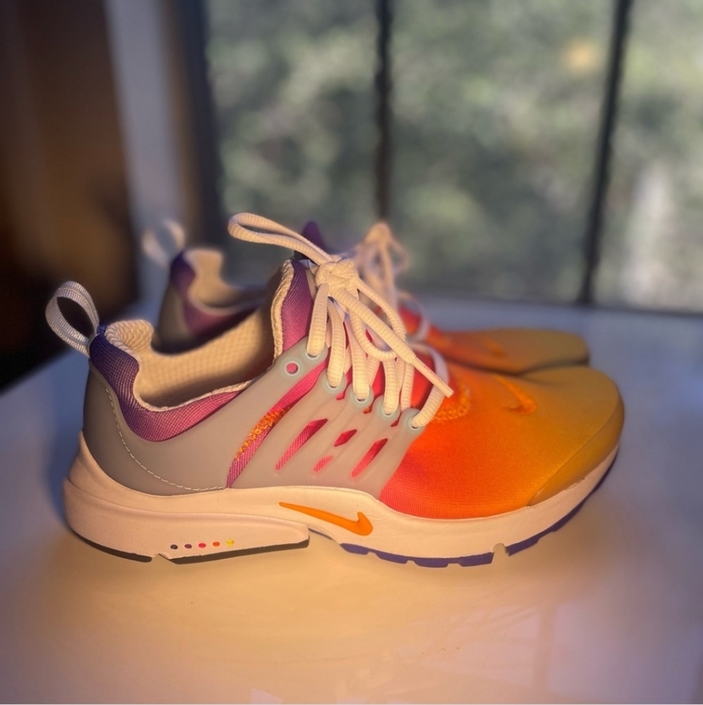 Colorful Gradient Sneakers Nike Presto Womens Xs Fits Size 6.5-8.5 - Picture 2 of 3